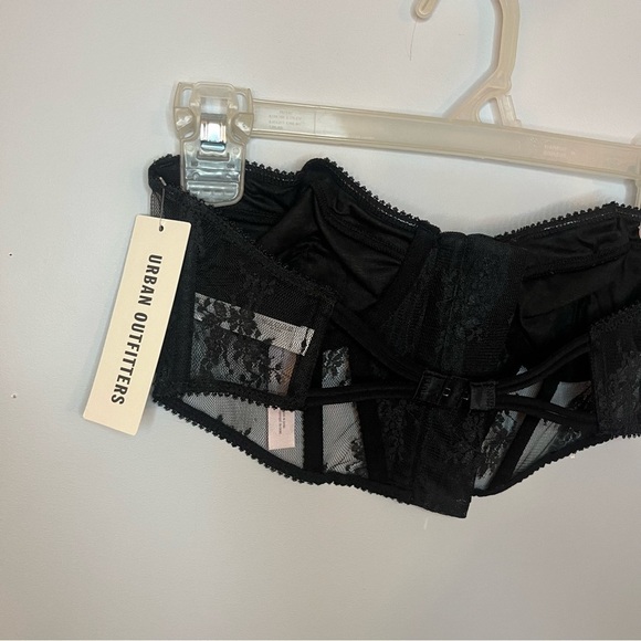 Urban Outfitters Out From Under Firecracker Black Lace Cropped Corset Top M NWT - Picture 14 of 15